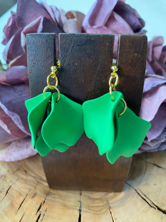 Pendientes Pétalos. Modelo Alicia Racimo