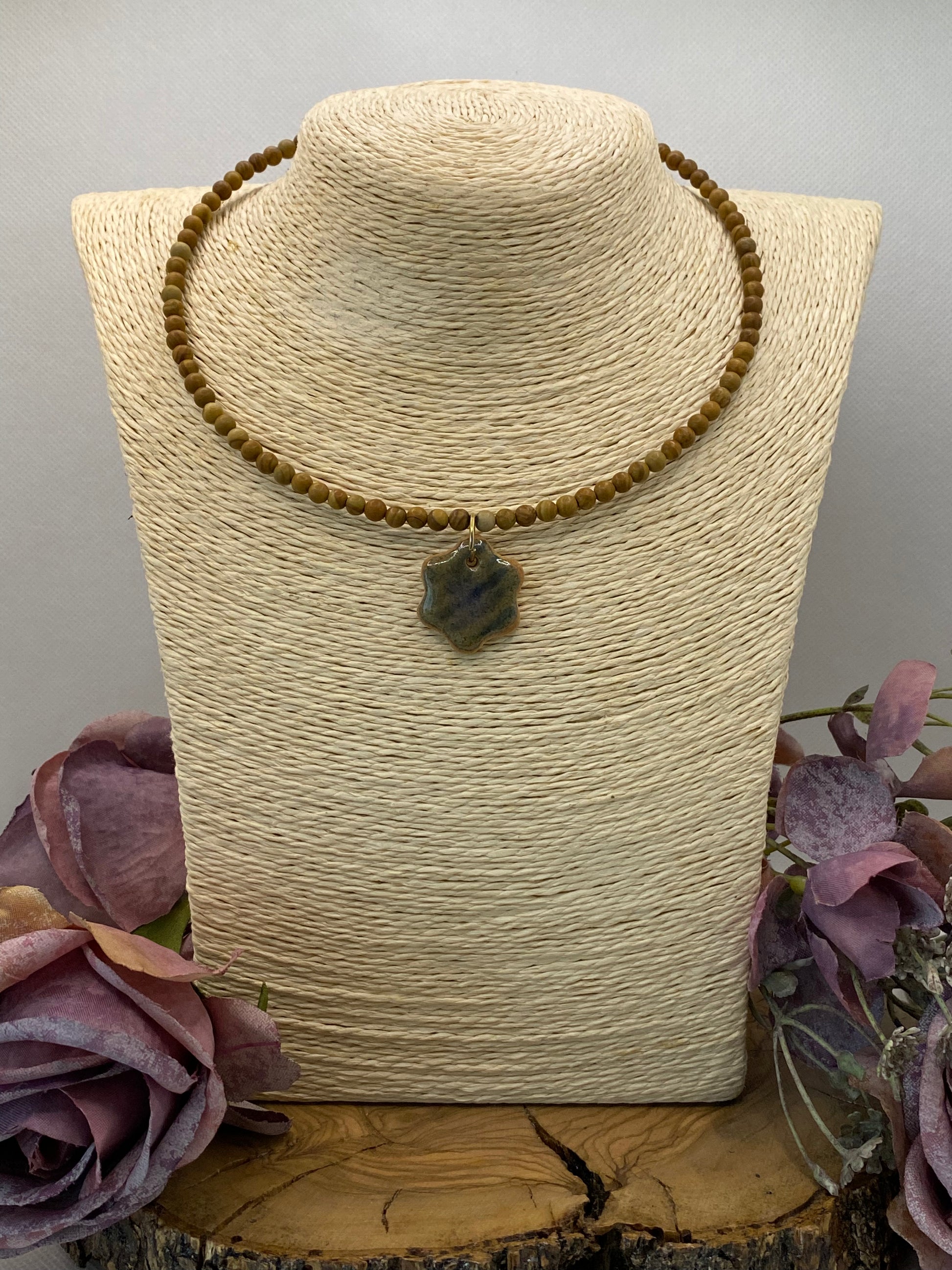 Exclusivo Collar Cerámica Flor caza