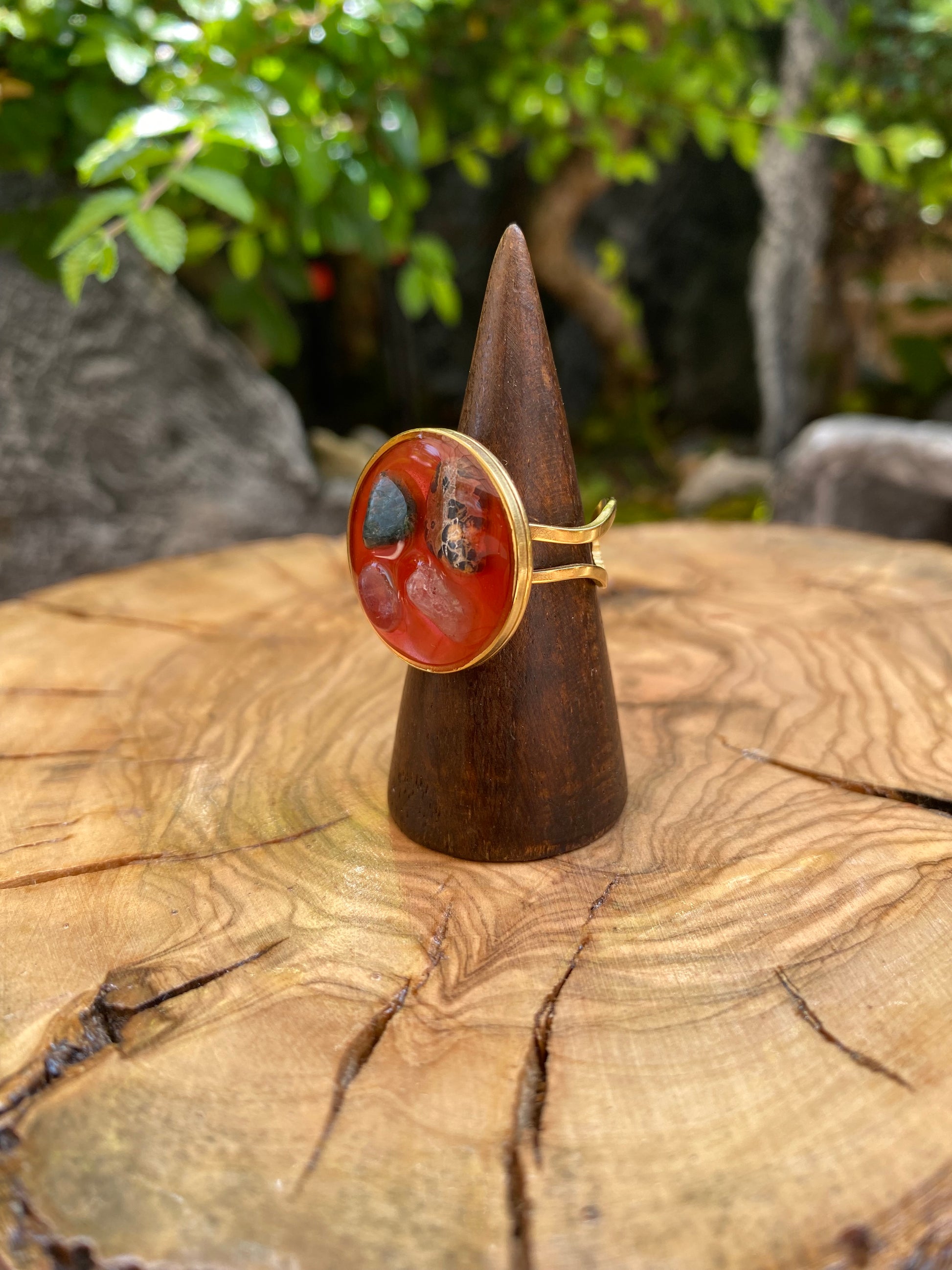 Exclusivo Anillo Piedras Redondo Dorado