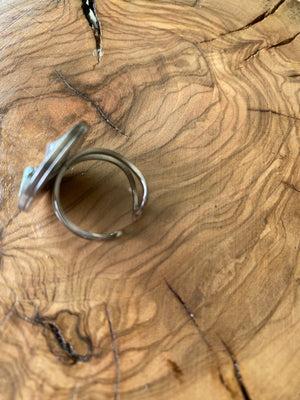 Exclusivo Anillo Piedras Redondo Plateado