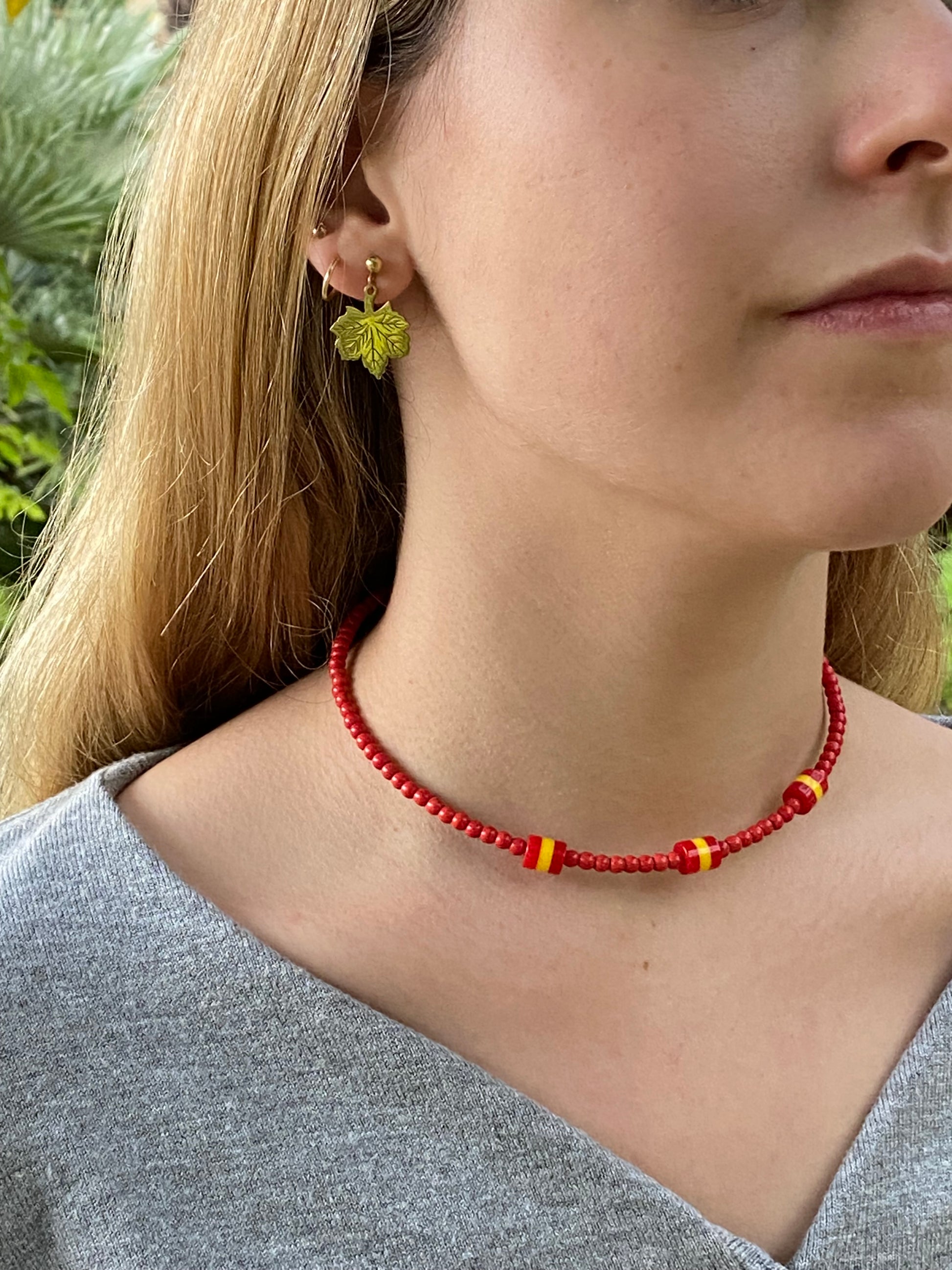 Collar Bolitas. Modelo España