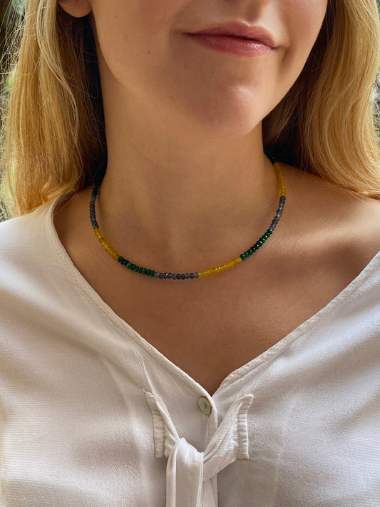 Collar Bolitas. Modelo Tricolor