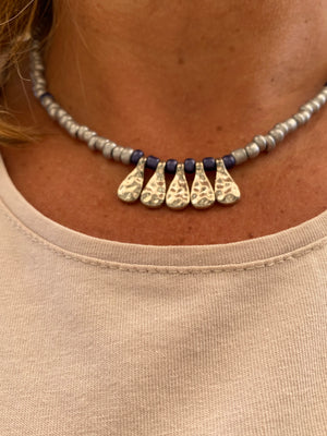 Collar Bolitas. Modelo Lágrimas plateadas