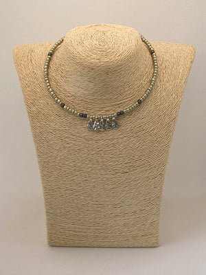 Collar Bolitas. Modelo Lágrimas plateadas