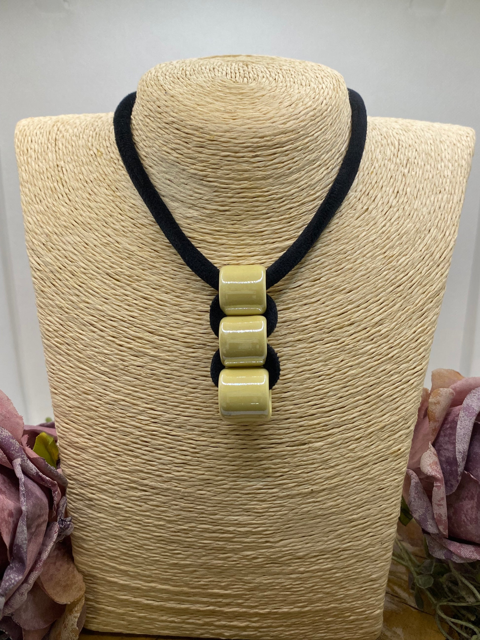 Collar Terciopelo. Modelo Tubbis