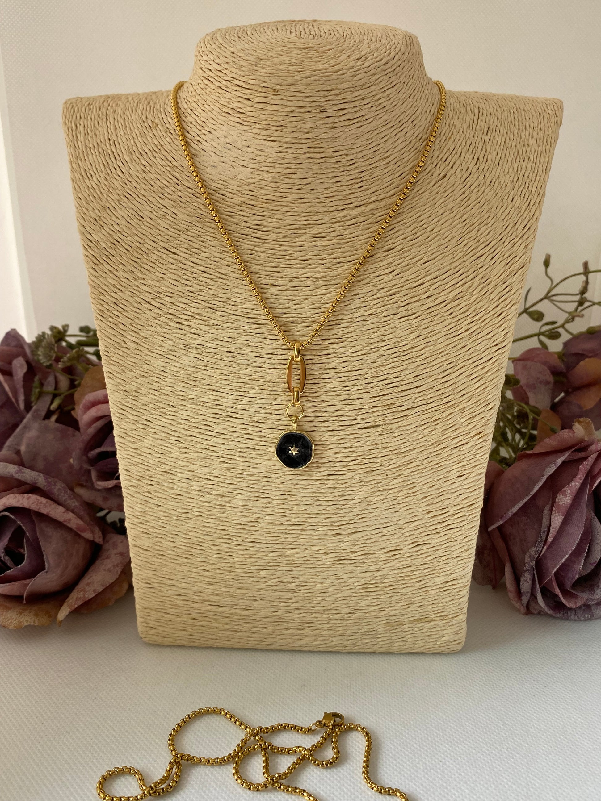 Collar Cadenas. Modelo Esterilla dorada