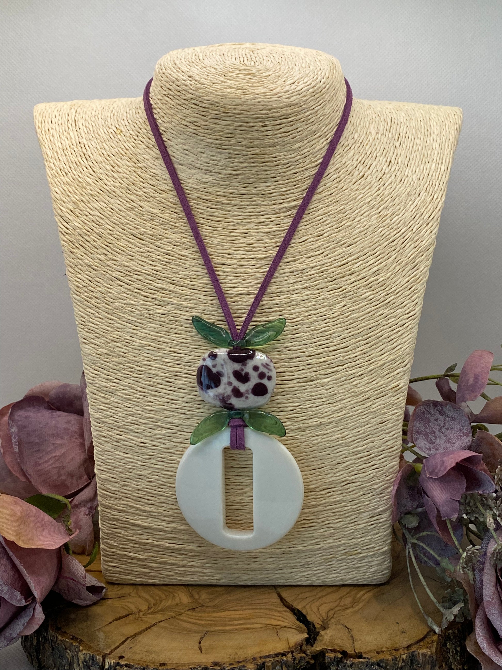 Collar Ante. Modelo Blanco y negro