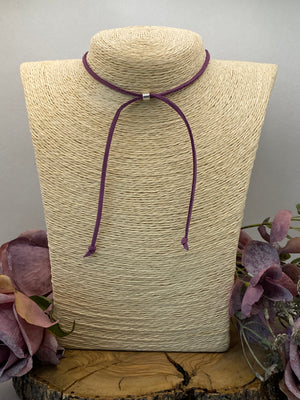 Collar Ante. Modelo Blanco y negro