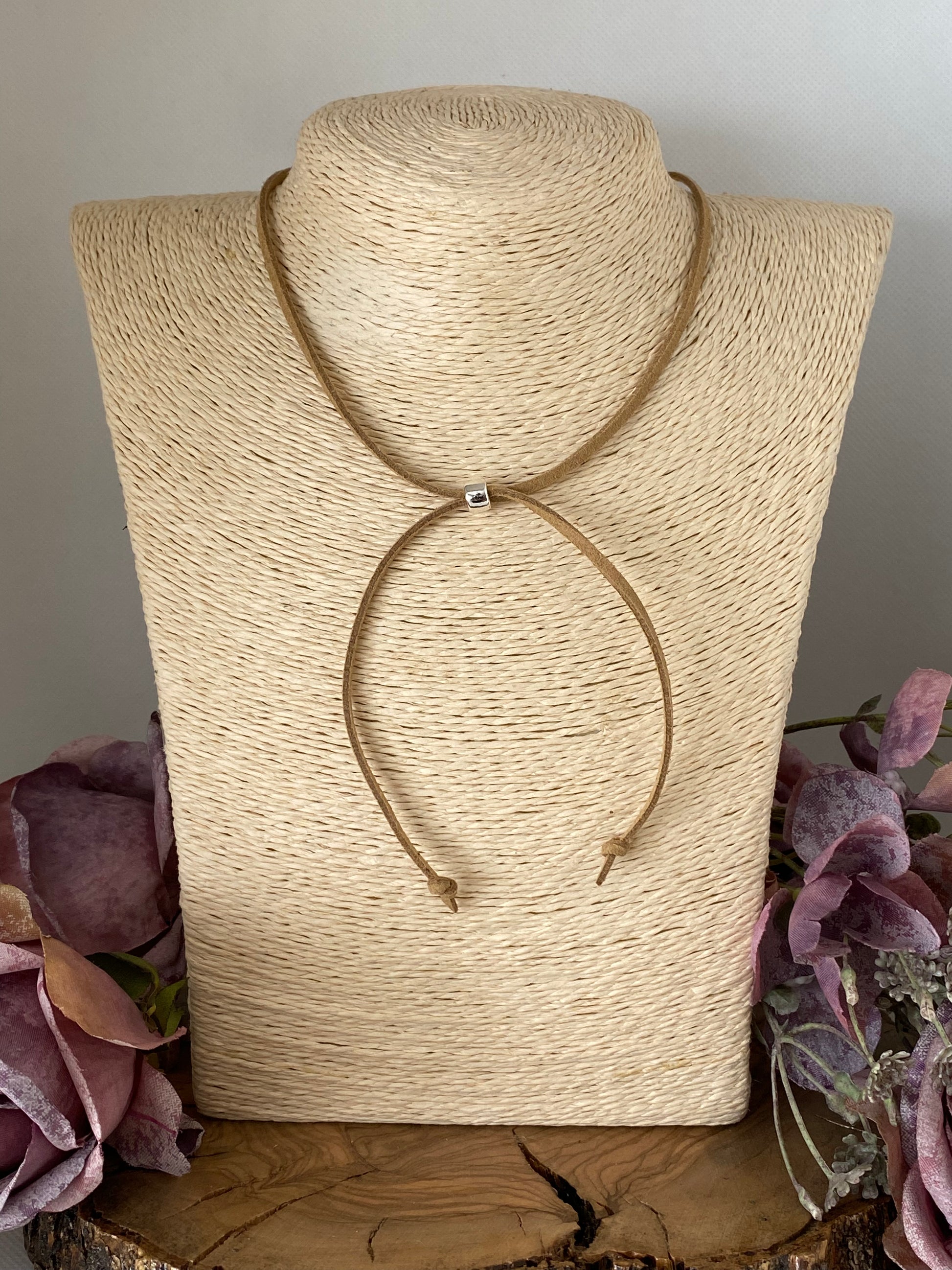 Collar Ante. Modelo Donut piedra