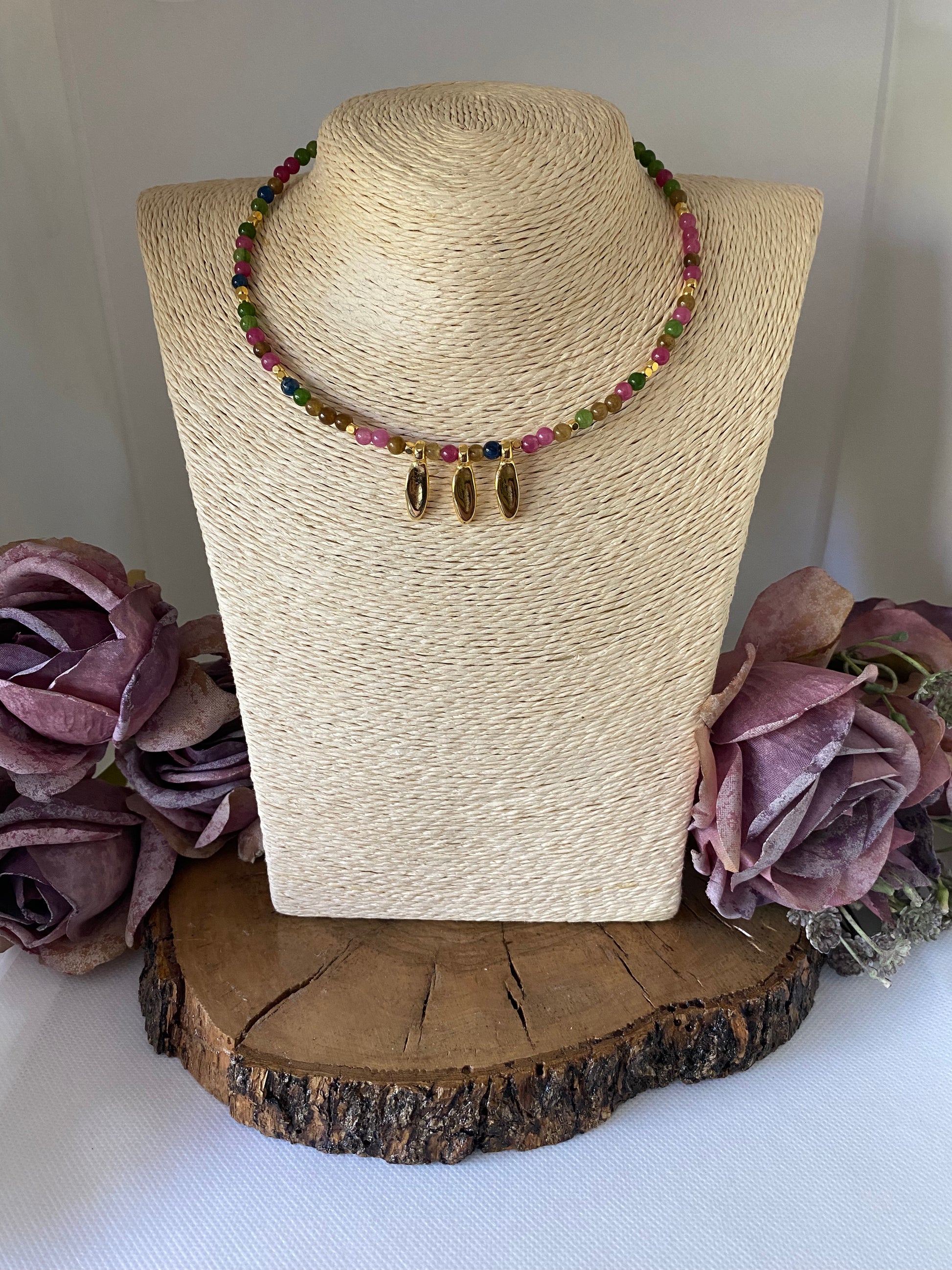 Collar Bolitas. Modelo Lágrimas doradas