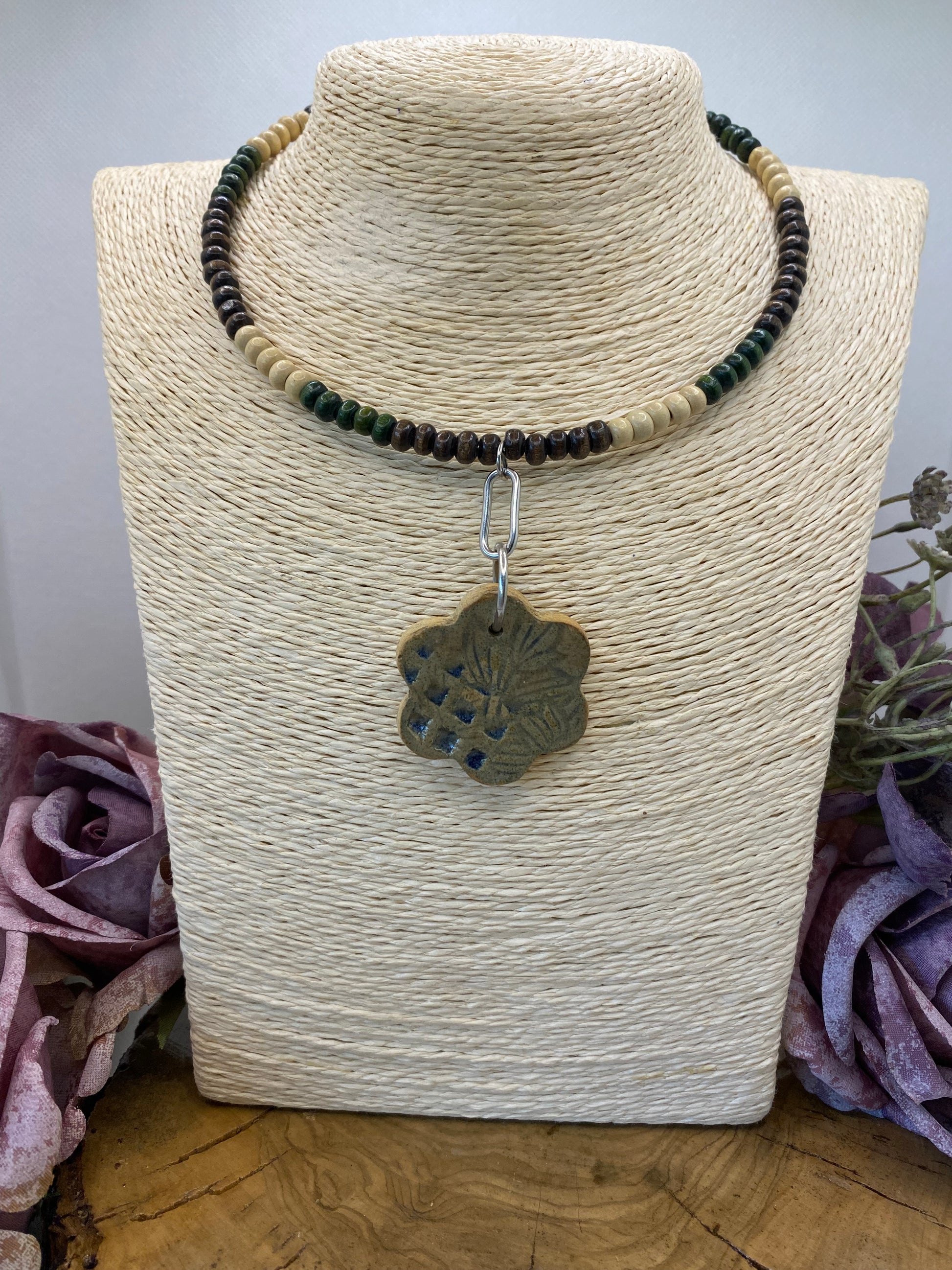 Exclusivo Collar Cerámica Flor caza