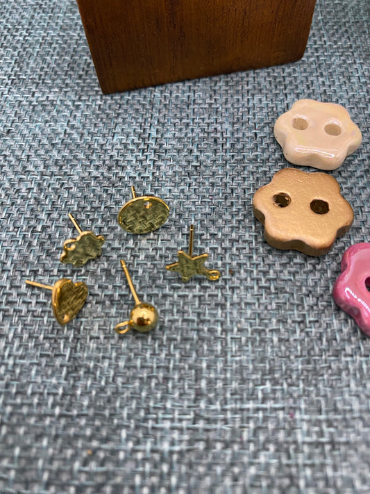 Hazlo tú. Pendientes botón: Paso 1. Elige la base del pendiente.