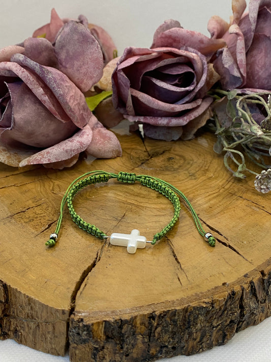 Pulsera Macramé. Modelo Cruz mini