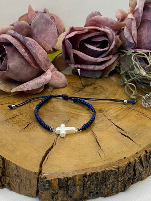 Pulsera Macramé. Modelo Cruz mini