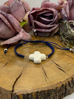Pulsera Macramé. Modelo Cruz lava