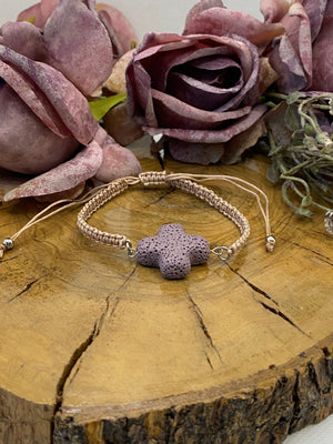 Pulsera Macramé. Modelo Cruz lava