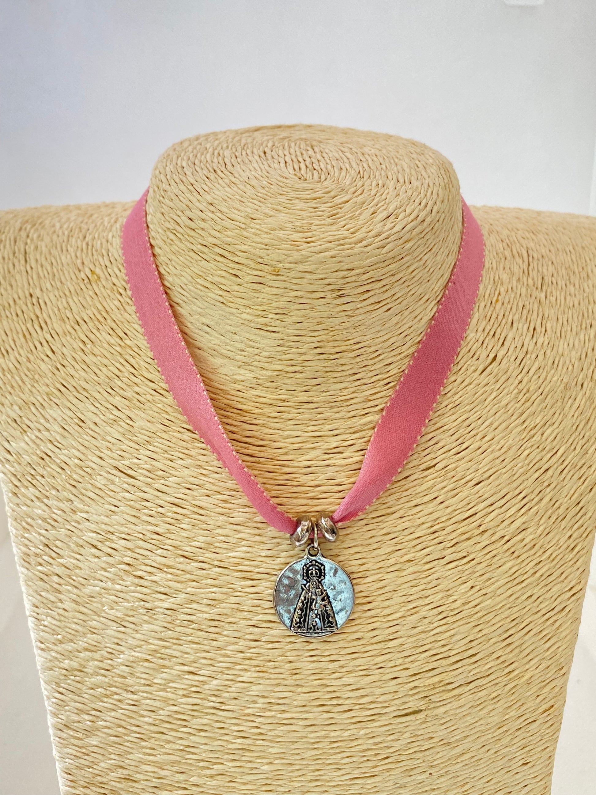 Collar Raso. Modelo Comunión