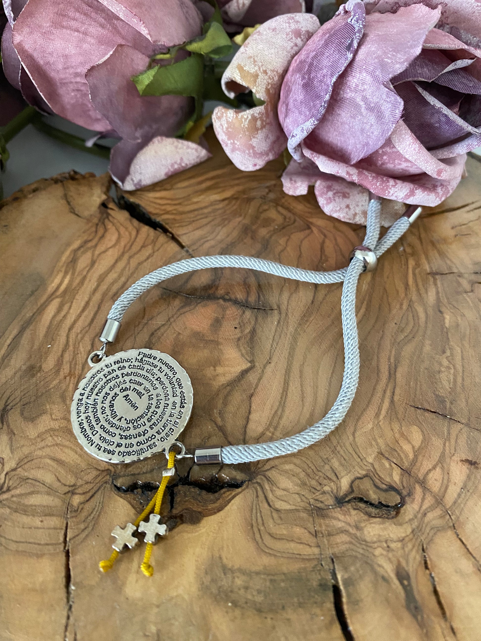 Pulsera Algodón. Modelo Lucía Padre Nuestro