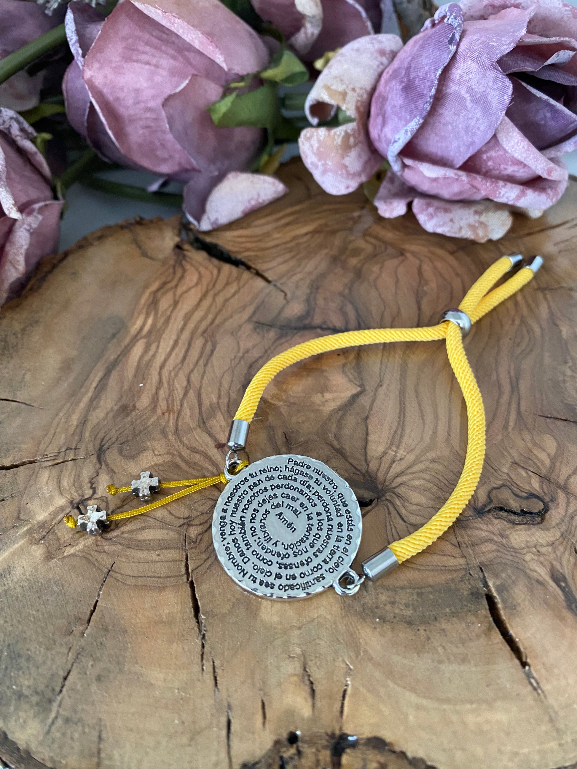 Pulsera Algodón. Modelo Lucía Padre Nuestro