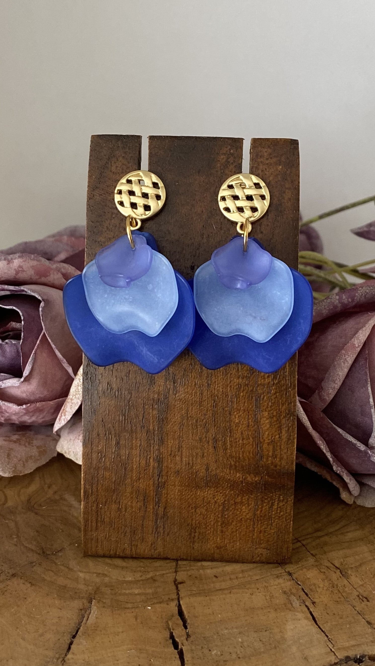 Pendientes Pétalos. Modelo Alicia Trío