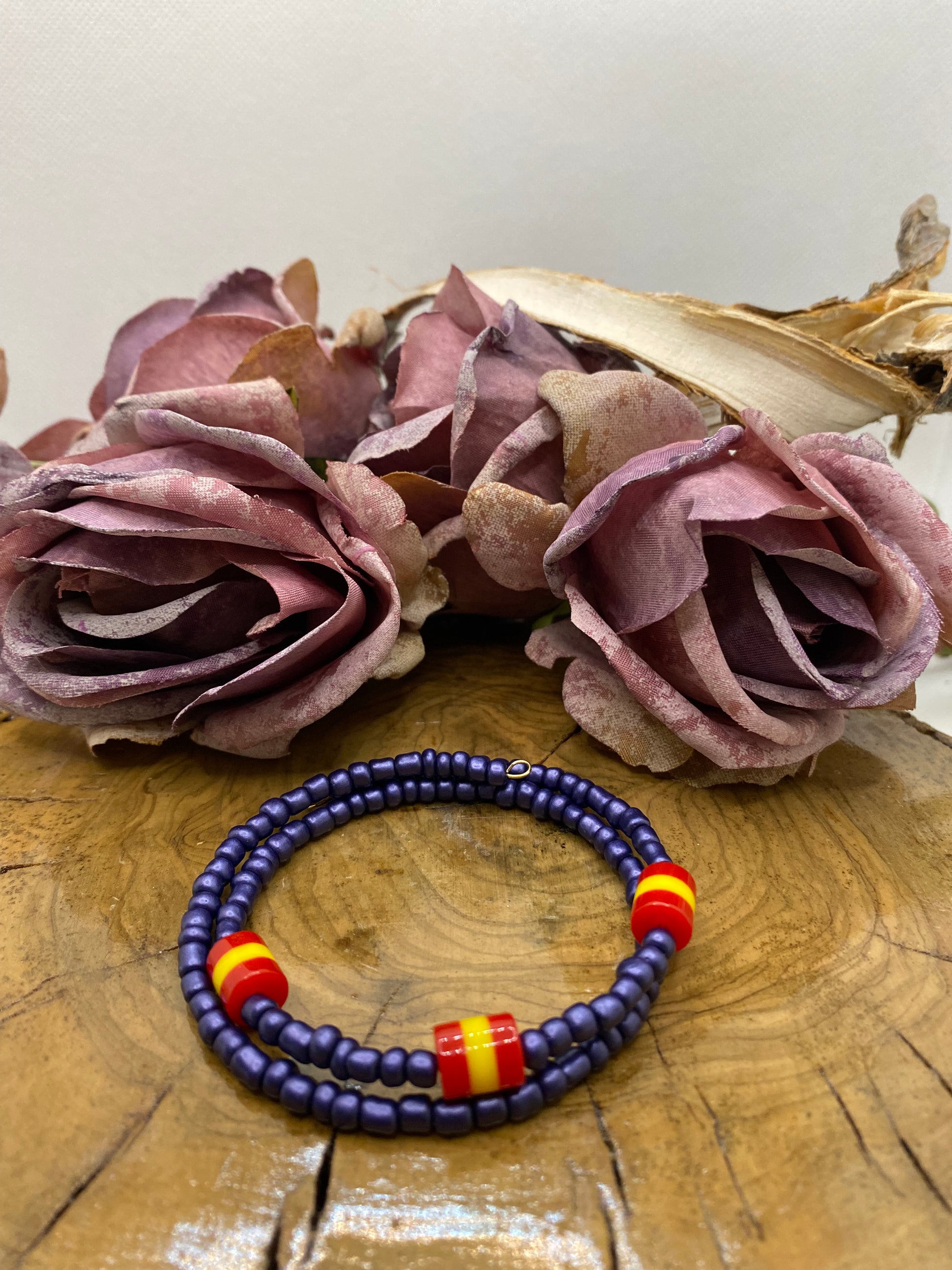 Pulsera Bolitas. Modelo España