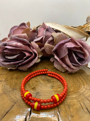 Pulsera Bolitas. Modelo España