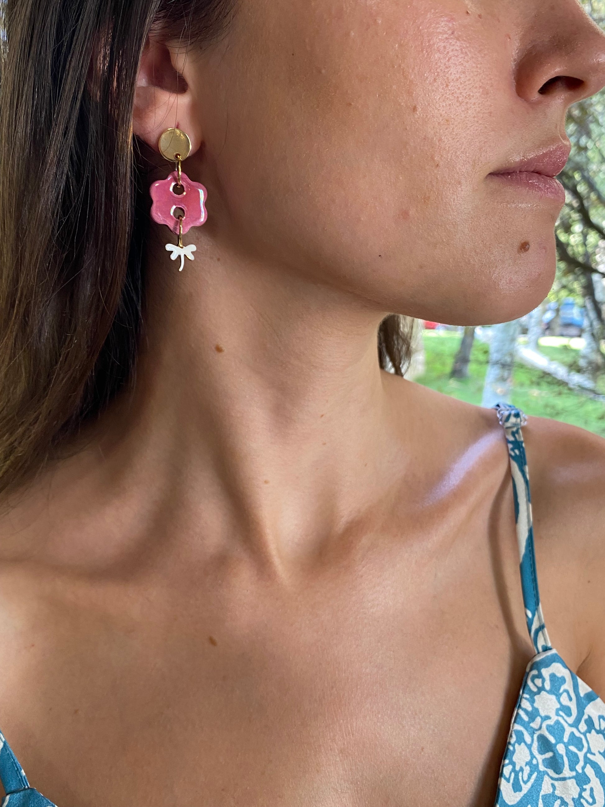 Hazlo tú. Pendientes botón: Paso 4. Elige el color de la libélula.